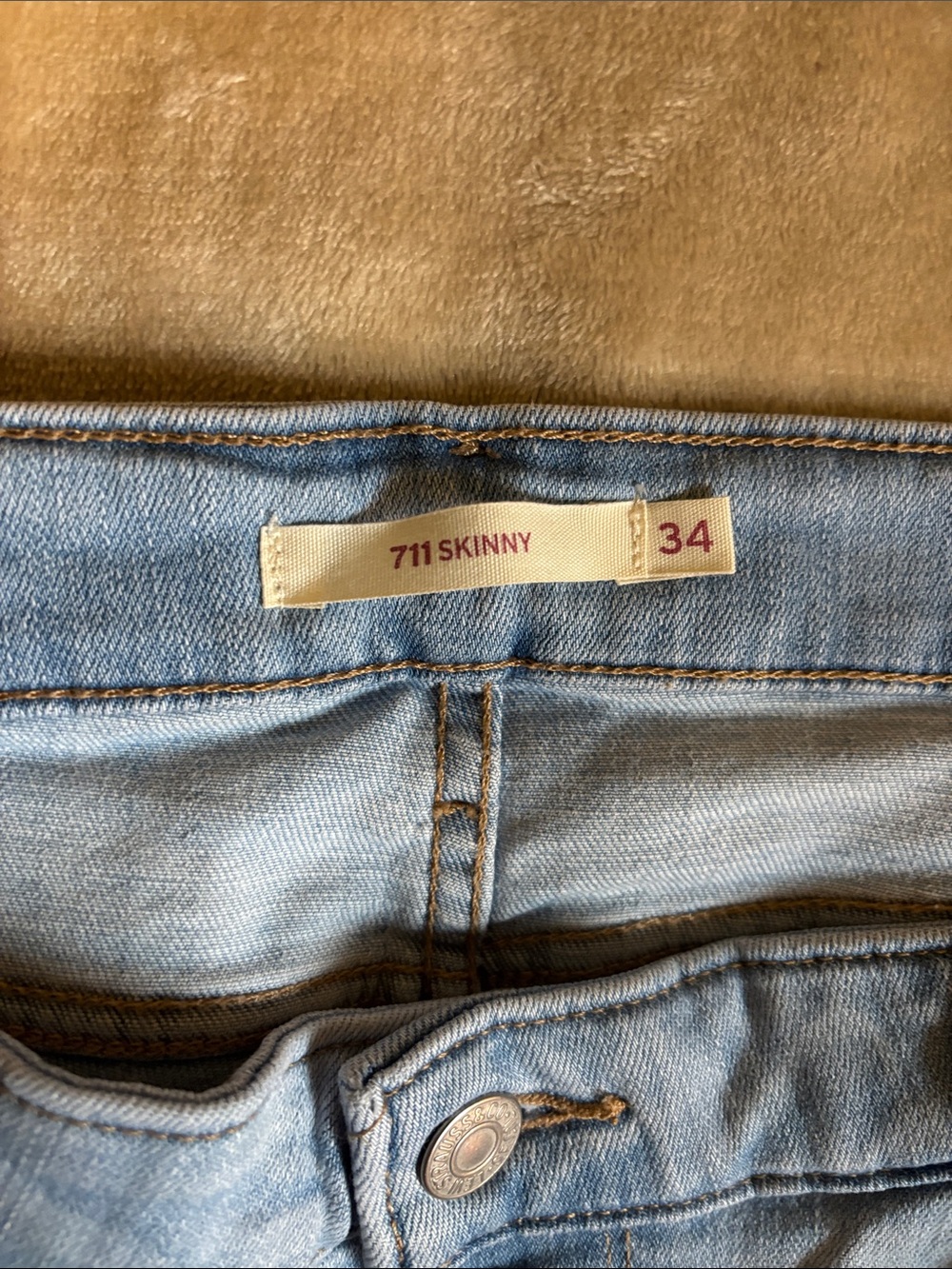 Levi's Light Blue Distressed Ankle Crop Jeans - Picture 3 of 3